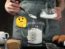 Bicarbonato de sódio: usado em receitas, na limpeza e até para remover manchas dos dentes ou aliviar dor de garganta, será que o ingrediente tem efeitos colaterais no corpo?