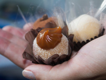 Brigadeiro de churros é o docinho que sempre faço nas comemorações da minha família: fica uma delícia e todo mundo pede a receita