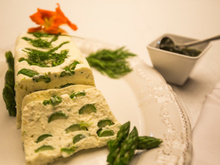 Terrina de salmão com aspargos