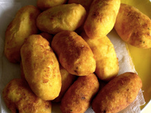 Bolinho de batata recheado da vó Ida