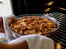 A sobremesa de maçã mais fácil e rápida do mundo precisa apenas de três ingredientes e fica pronta em 15 minutos