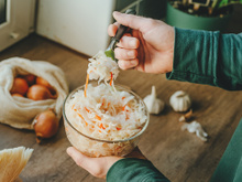 Chucrute crocante e suculento em 24 horas: receita clássica alemã que atravessa séculos