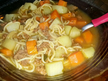 Sopa de legumes e carne