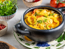 Nem inox e nem antiaderente, esta é a panela certa para fazer moqueca!