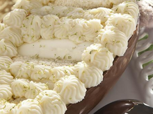 Ovo de páscoa com ganache de limão é a combinação perfeita entre o doce e o cítrico. veja como fazer