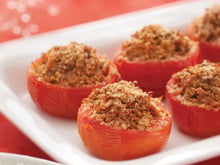 Tomates recheados com ragu de pernil