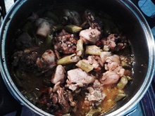 Frango com quiabo picante