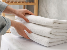 Mistura caseira com 4 ingredientes deixa as toalhas brancas como as hotel