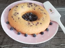 Bolo de limão com mirtilo ou blueberry