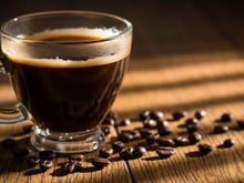 O café não apenas nos desperta: um novo estudo mostra que ele também nos protege do envelhecimento