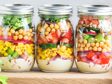 Salada no pote: como montar a refeição prática e refrescante com as melhores combinações para o verão