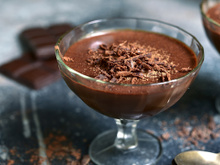 Nem ovo, nem açúcar: essa mousse de chocolate é absurda de gostosa e fica pronta em poucos minutos