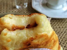 Nem bolo, nem tapioca: o pão de queijo de frigideira do TudoGostoso é tão fácil que você vai querer em todo café da manhã