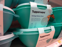 Tupperware pede falência: como a icônica marca de potinhos de plástico entrou em colapso e luta para sobreviver
