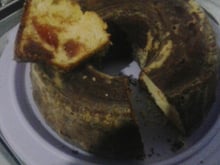 Bolo de fubá com goiabada