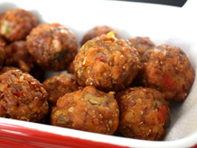 Almôndegas de feijão e arroz