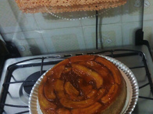 Bolo de banana caramelada