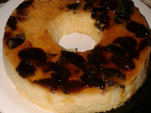 Pudim de leite condensado com calda de ameixa