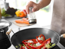 5 temperos que substituem o sal na hora de preparar os alimentos