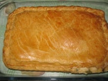 Torta de frango com recheio cremoso