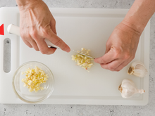 Nem todo mundo sabe, mas essa é a função secreta do furo na tábua de corte e não é sobre organização