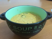 Sopa de frango com gengibre