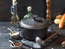 Panela de ferro: aprenda como limpá-la corretamente 