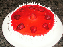 Torta de abacaxi com morangos