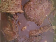 Posta com cerveja na panela de pressão