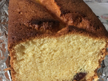 Bolo fofinho de fubá com goiabada