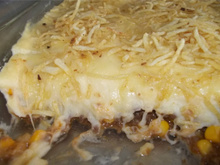 Escondidinho de requeijão com carne moída