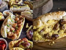 Rodízio de pão de alho? Ele existe! Donas faturam R$100 mil por mês com o restaurante; veja onde fica e quais são as opções