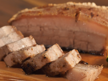 Panceta à pururuca no sal e sem óleo