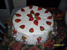 Bolo com creme de morango