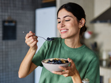 Café da manhã que ajuda a eliminar o ácido úrico em pessoas com mais de 40 anos