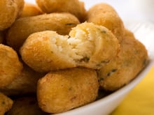 Bolinho de bacalhau saudável com aveia