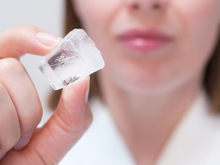 Desejo por gelo ou terra? Entenda a Síndrome de Pica e por que ela vai muito além da fome