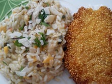 Risoto de tucumã e castanha do Brasil com pirarucu empanado