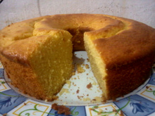 Bolo de fubá com laranja
