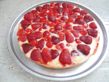 Torta de morango e cerejas