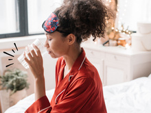 Os reais benefícios de beber água quente pela manhã ou antes de dormir, segundo evidências recentes