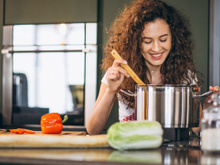 3 eletrodomésticos que vão te fazer economizar tempo e dinheiro na cozinha