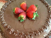Bolo de chocolate com morango