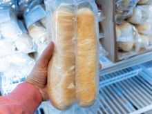 Achei que era bobagem da internet, mas uma nutricionista confirmou: congelar pão faz muito bem para a saúde!