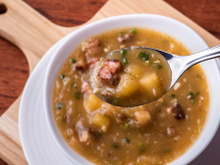 Nada como um caldo nutritivo para comer neste frio: fácil de fazer e muito delicioso, ele ainda é ótimo para a digestão!