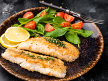 3 truques simples e o seu peixe grelhado nunca mais vai grudar ou quebrar na frigideira (e ainda fica com aquela casquinha dourada e crocante deliciosa!)