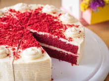 Bolo red velvet: dicas para fazer o veludo vermelho perfeito e sem retrogosto
