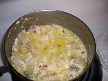 Sopa de talo de brócolis e bacon