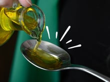 Ouro líquido: o que acontece com o corpo se você beber uma colher de azeite de oliva todas as manhãs?