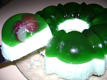 Gelatina de limão com uva